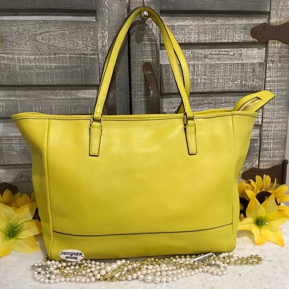 Coach Ashley Sunflower Yellow Leather Hobo | Mercari Coach Sunny Yellow Tote Bag display picture 1